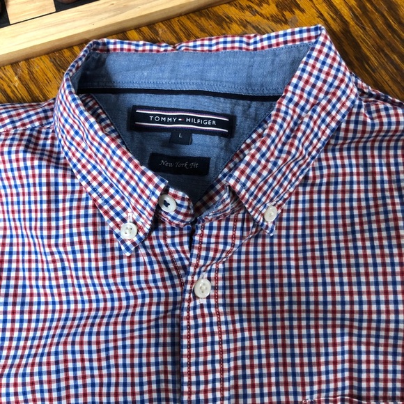Tommy Hilfiger button down - Picture 2 of 2